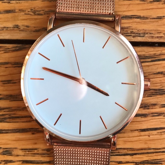Rose Gold Accessories - Minimalistic Rose Gold Quartz Watch - Working